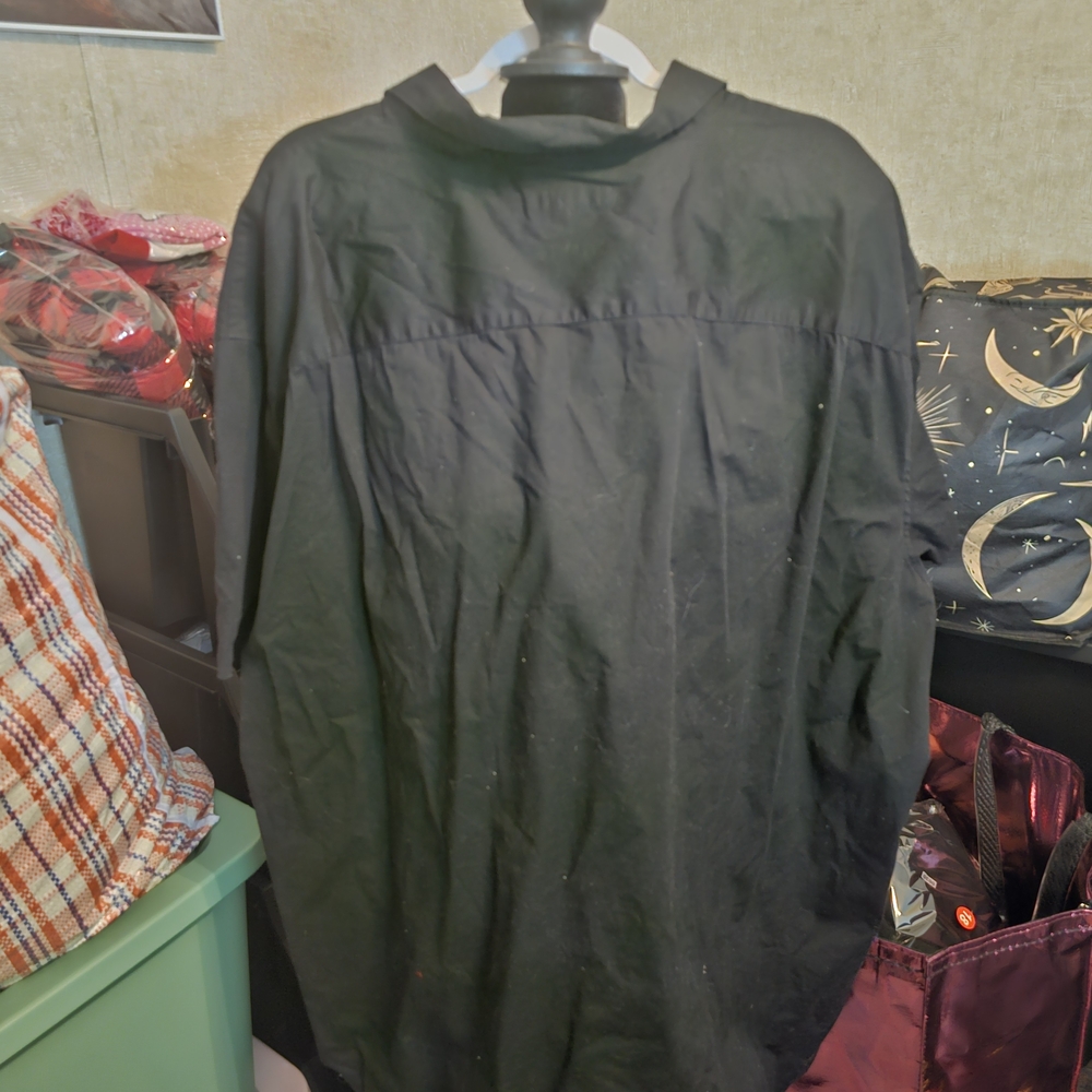 Claiborne Men's Black Casual Button Down Shirt - Picture 3 of 3